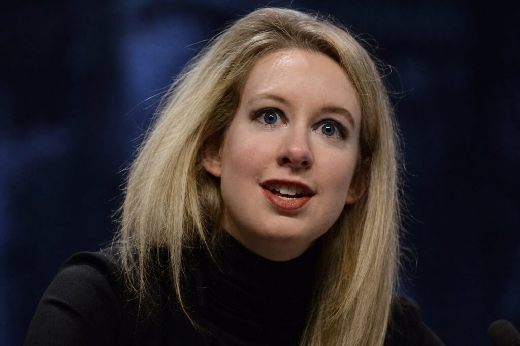 Errol Morris ar putea publica două ore de interviu cu Elizabeth Holmes, filmate la apogeul Theranos